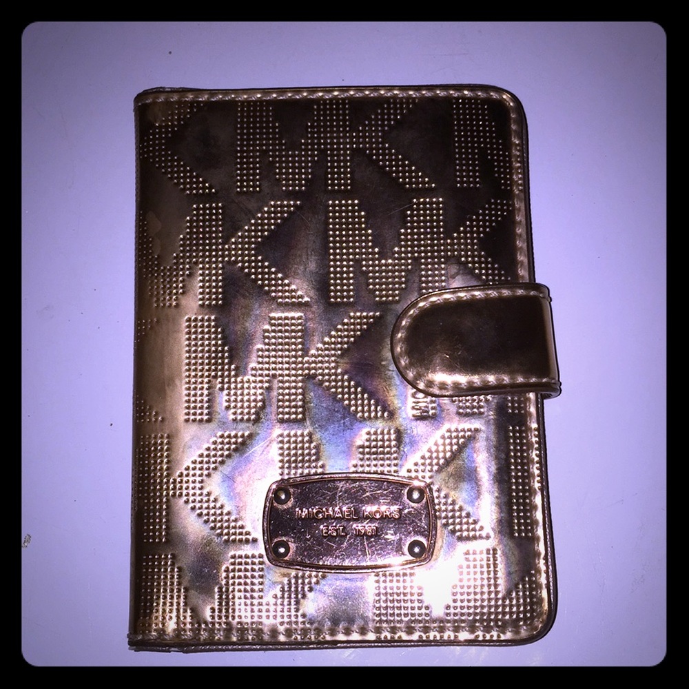 Rose gold Micheal kors wallet